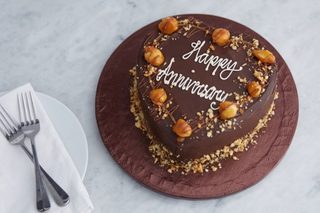 Halal anniversary birthday chocolate caramel macadamia nuts heart shaped cake